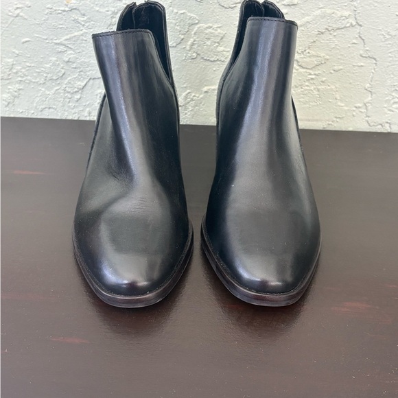 Vince Camuto Black Leather Ankle Booties with Back Zipper Sz 7.5 Heel 2” - Picture 4 of 13